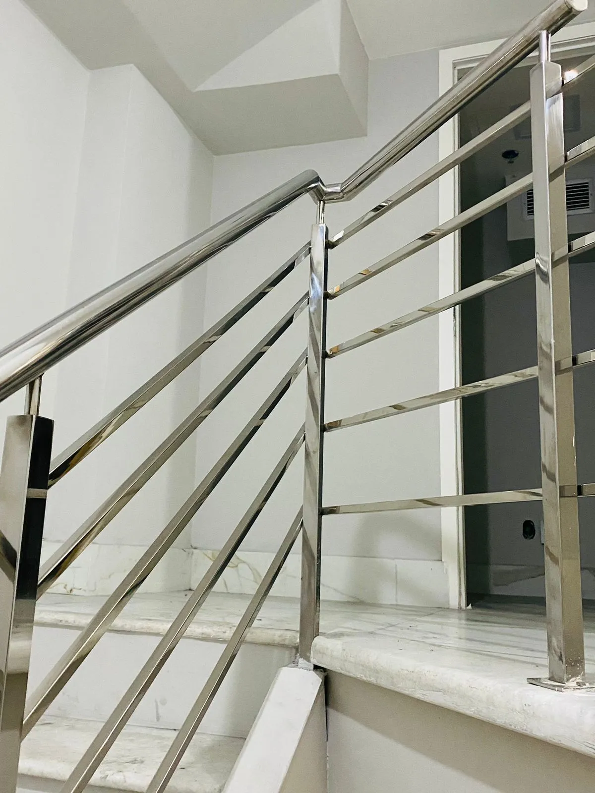 Imagem ilustrativa de Corrimão de inox em Camaçari