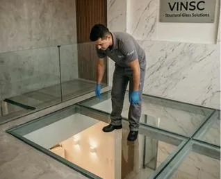 Imagem ilustrativa de Piso de vidro transitável
